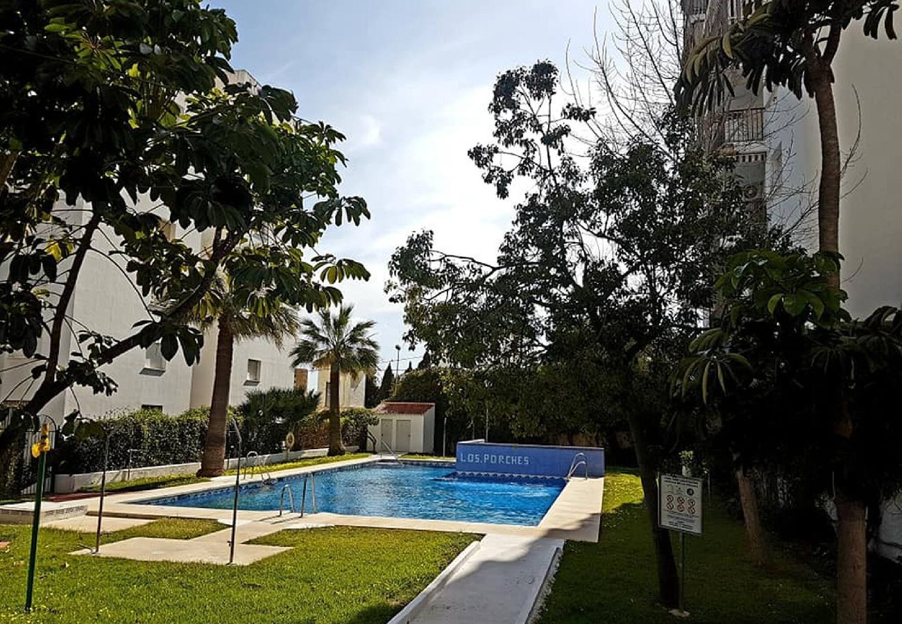 Apartment in Benalmádena - Bright 3 Bed, Sea Views Beach Apt