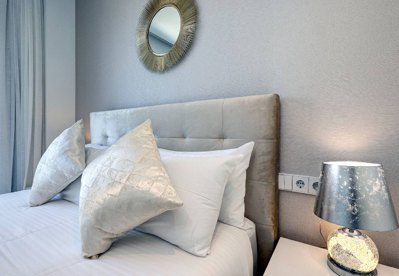 Apartment in Fuengirola - Modern El Higueron West Apt with Private Garden & BBQ