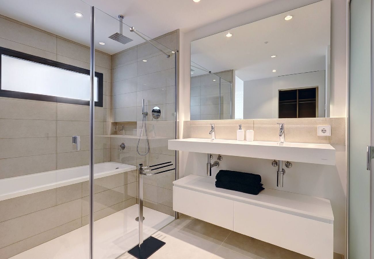 Apartment in Fuengirola - Modern El Higueron West Apt with Private Garden & BBQ