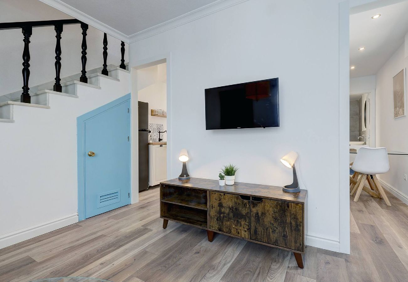 Townhouse in Benalmádena - Traditional 2 Bed Pueblo Townhouse With Terrace 
