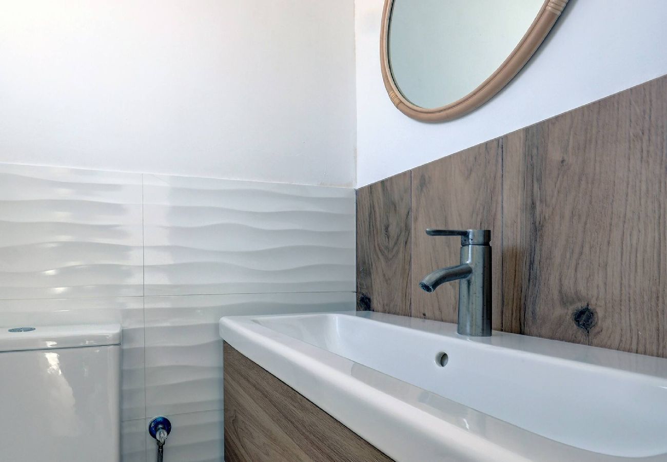 Townhouse in Benalmádena - Traditional 2 Bed Pueblo Townhouse With Terrace 