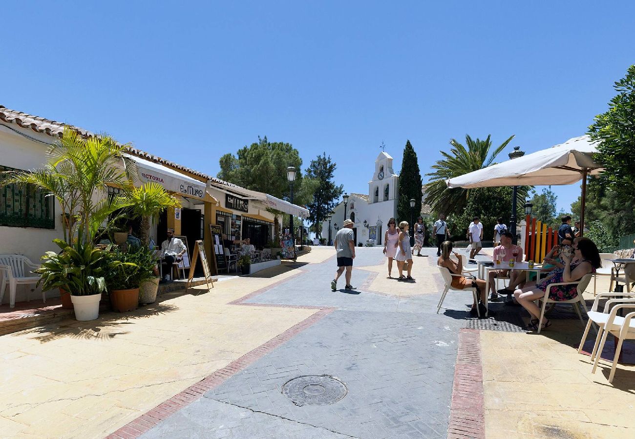 Townhouse in Benalmádena - Traditional 2 Bed Pueblo Townhouse With Terrace 