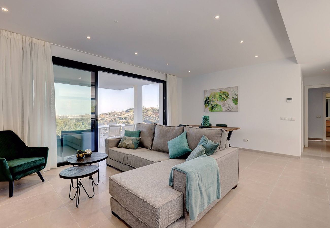 Apartment in Málaga - Modern Apartment in Trendy La Cala Golf Resort 