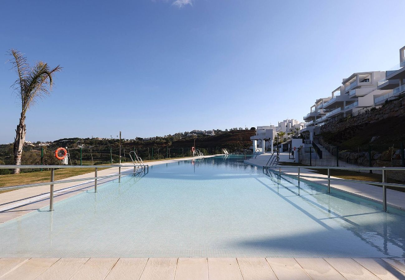 Apartment in Málaga - Modern Apartment in Trendy La Cala Golf Resort 