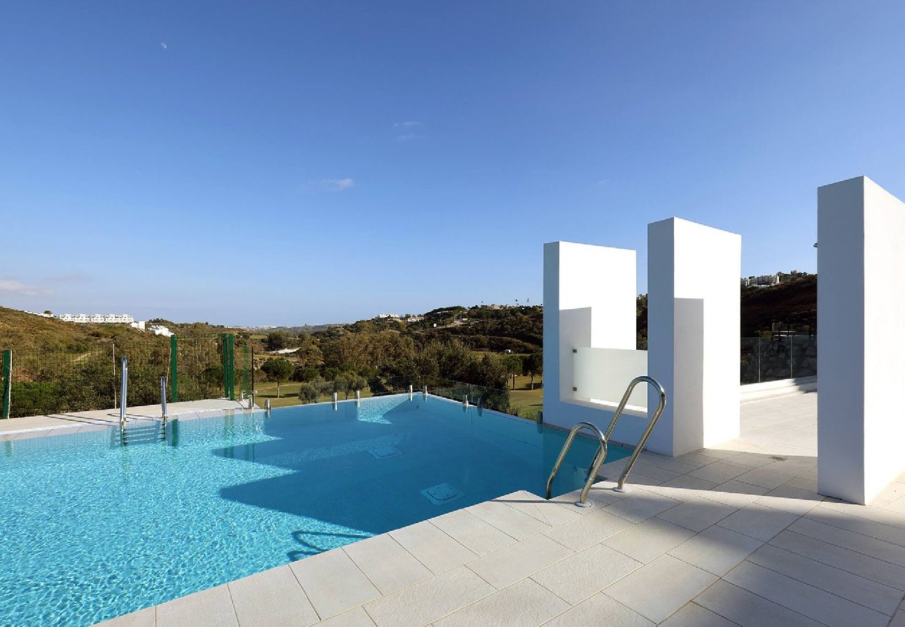 Apartment in Málaga - Modern Apartment in Trendy La Cala Golf Resort 