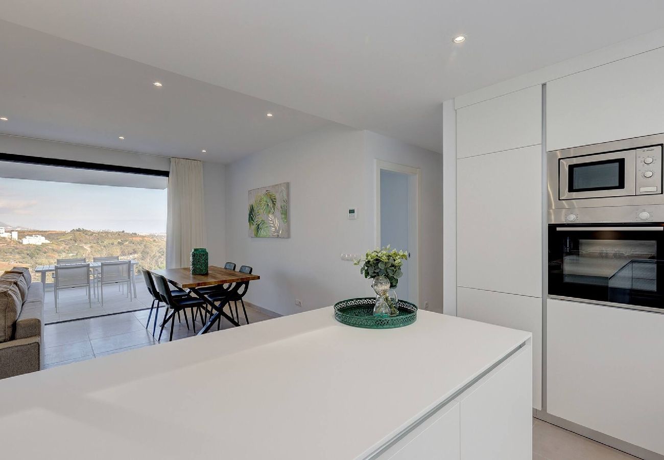 Apartment in Málaga - Modern Apartment in Trendy La Cala Golf Resort 