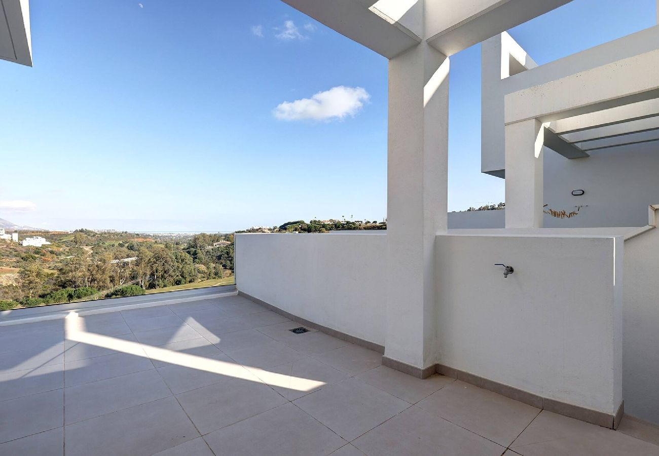 Apartment in Málaga - Modern Apartment in Trendy La Cala Golf Resort 