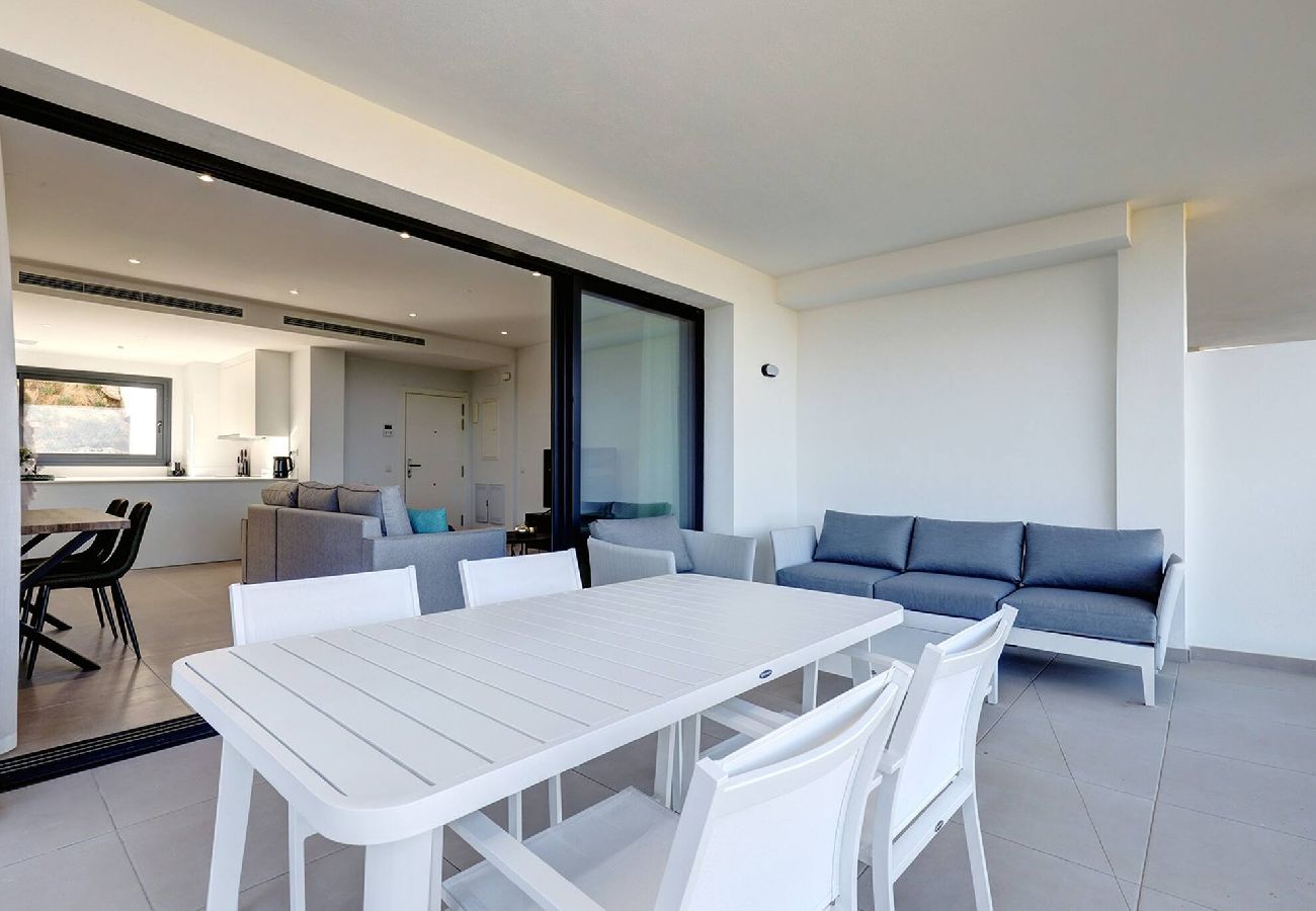Apartment in Málaga - Modern Apartment in Trendy La Cala Golf Resort 