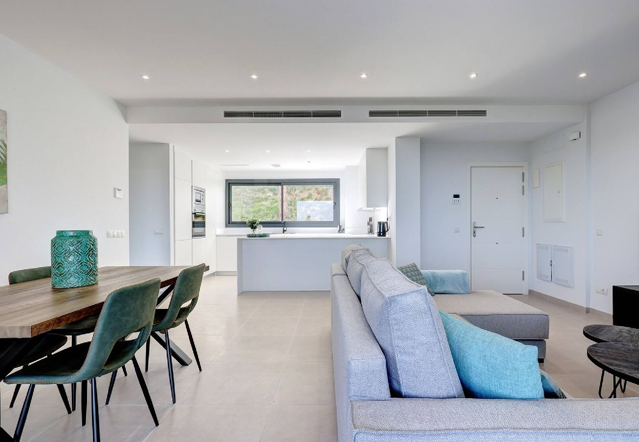 Apartment in Málaga - Modern Apartment in Trendy La Cala Golf Resort 