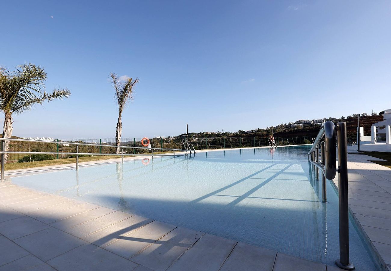 Apartment in Málaga - Modern Apartment in Trendy La Cala Golf Resort 
