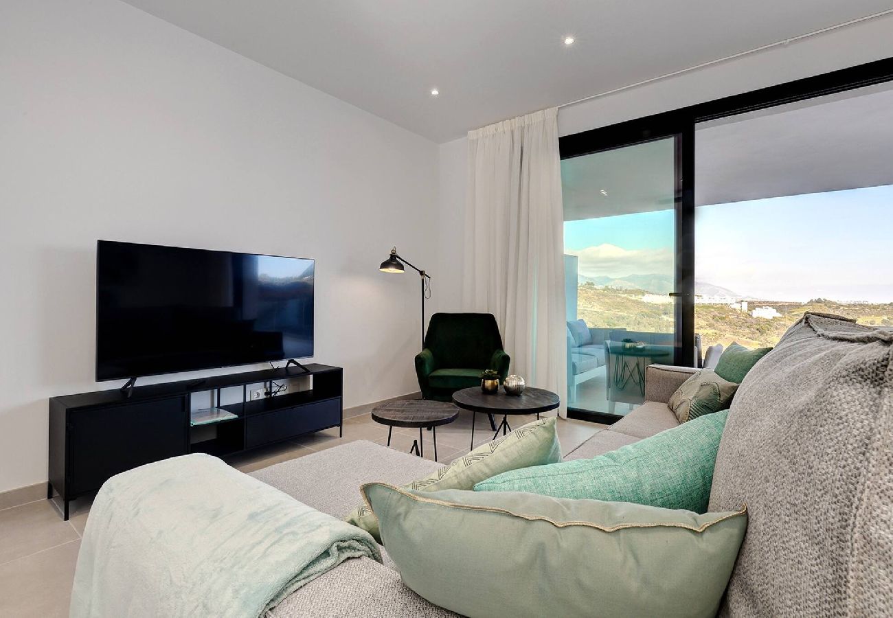 Apartment in Málaga - Modern Apartment in Trendy La Cala Golf Resort 