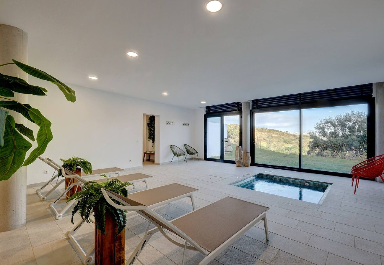 Apartment in Málaga - Modern Apartment in Trendy La Cala Golf Resort 