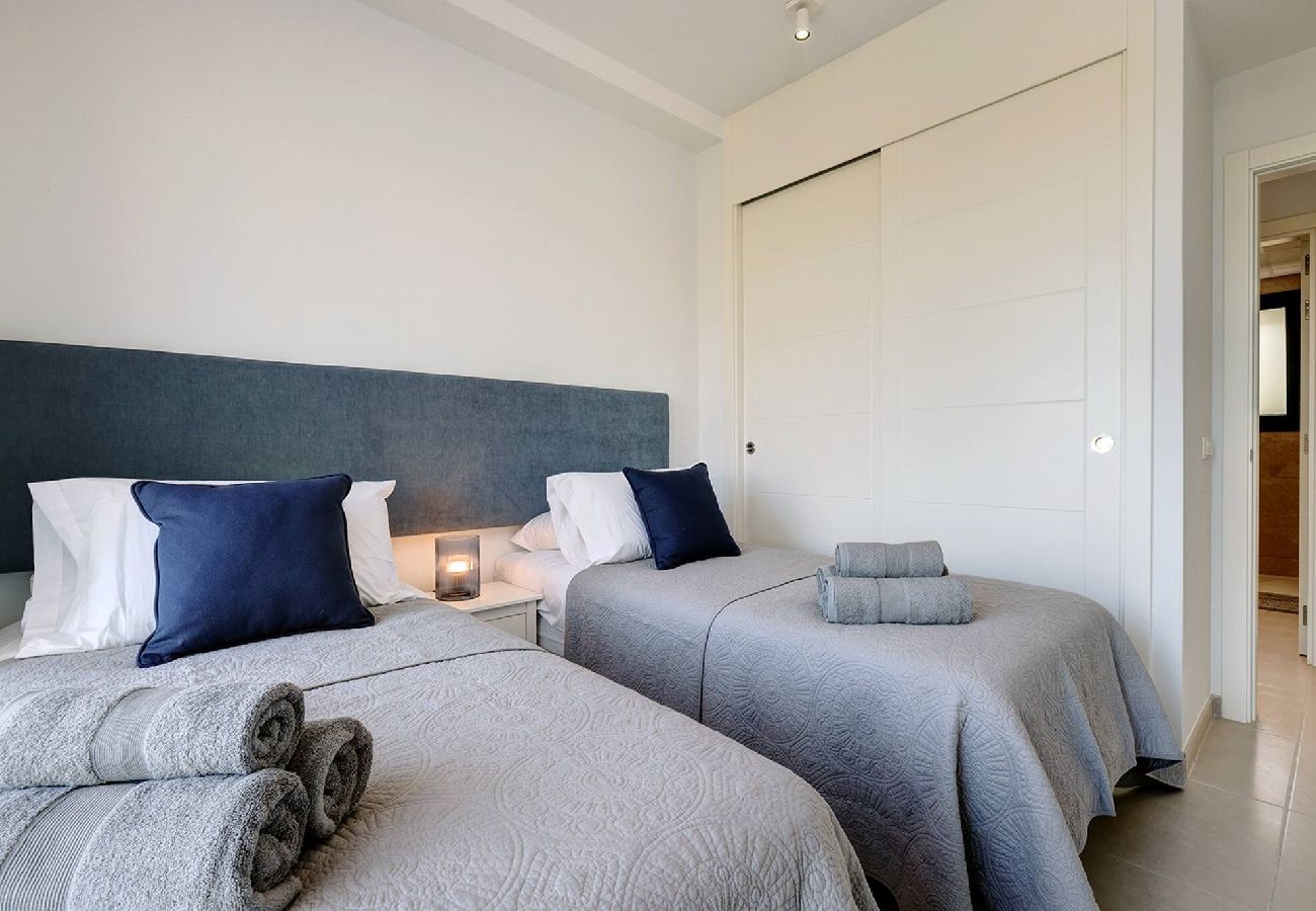 Apartment in Málaga - Modern Apartment in Trendy La Cala Golf Resort 