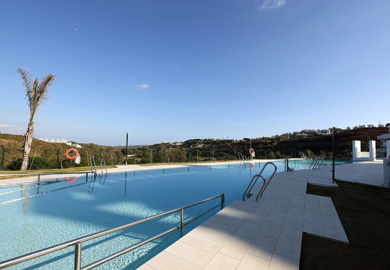 Apartment in Málaga - Modern Apartment in Trendy La Cala Golf Resort 