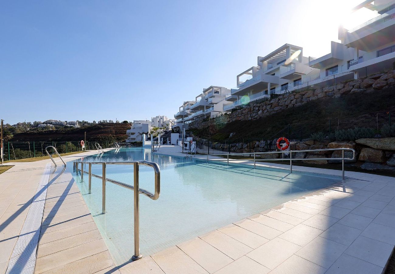 Apartment in Málaga - Modern Apartment in Trendy La Cala Golf Resort 