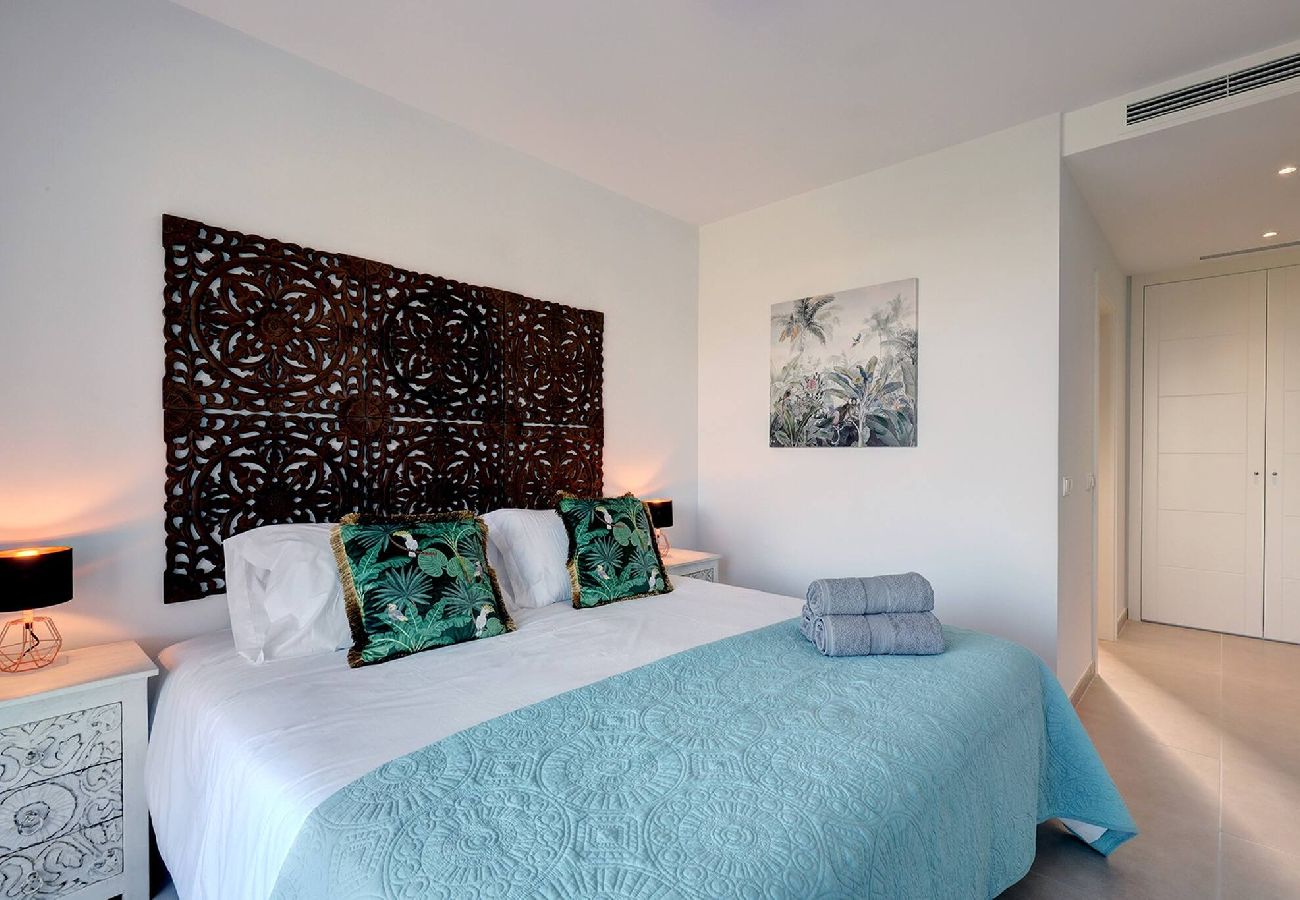 Apartment in Málaga - Modern Apartment in Trendy La Cala Golf Resort 