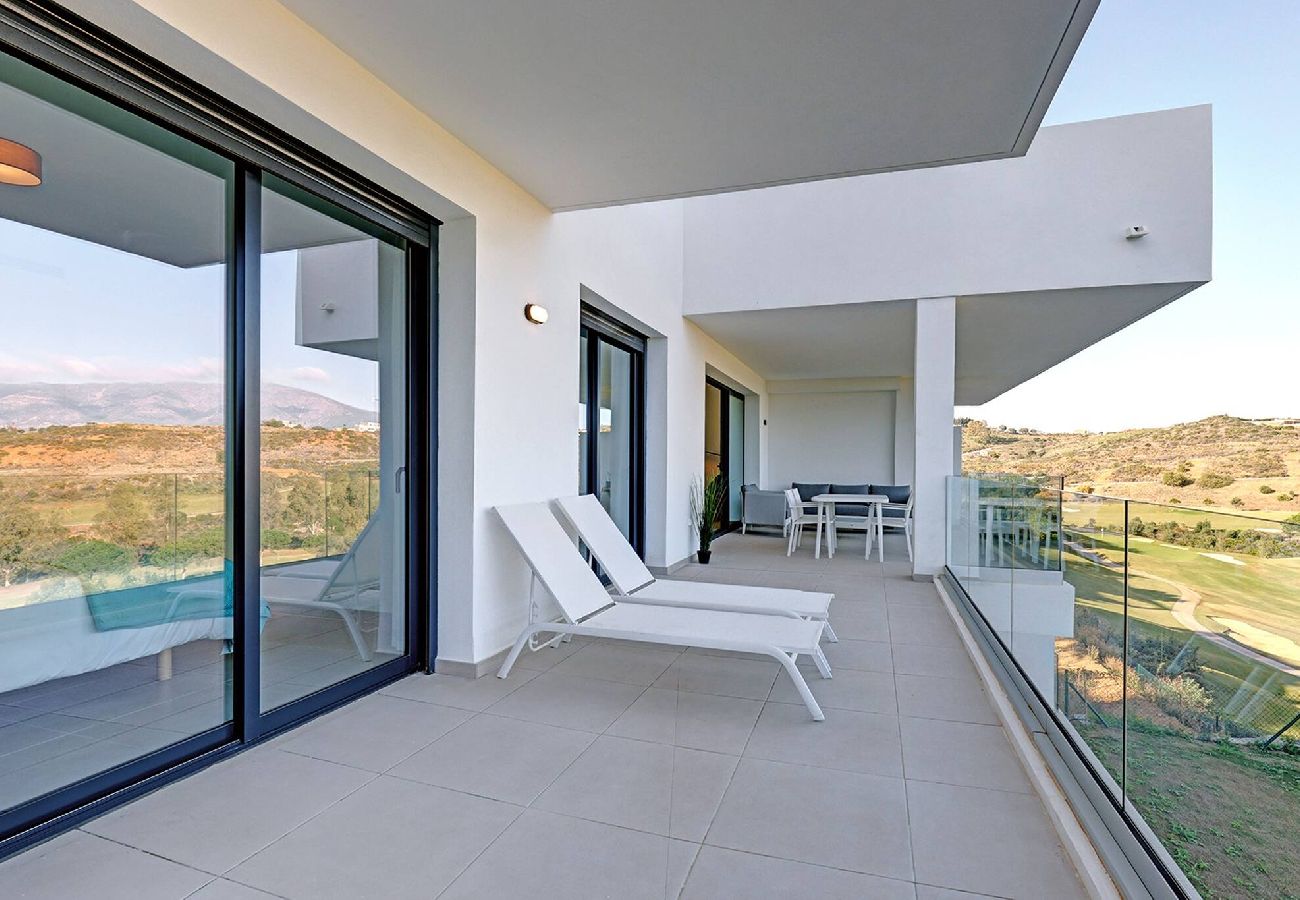 Apartment in Málaga - Modern Apartment in Trendy La Cala Golf Resort 