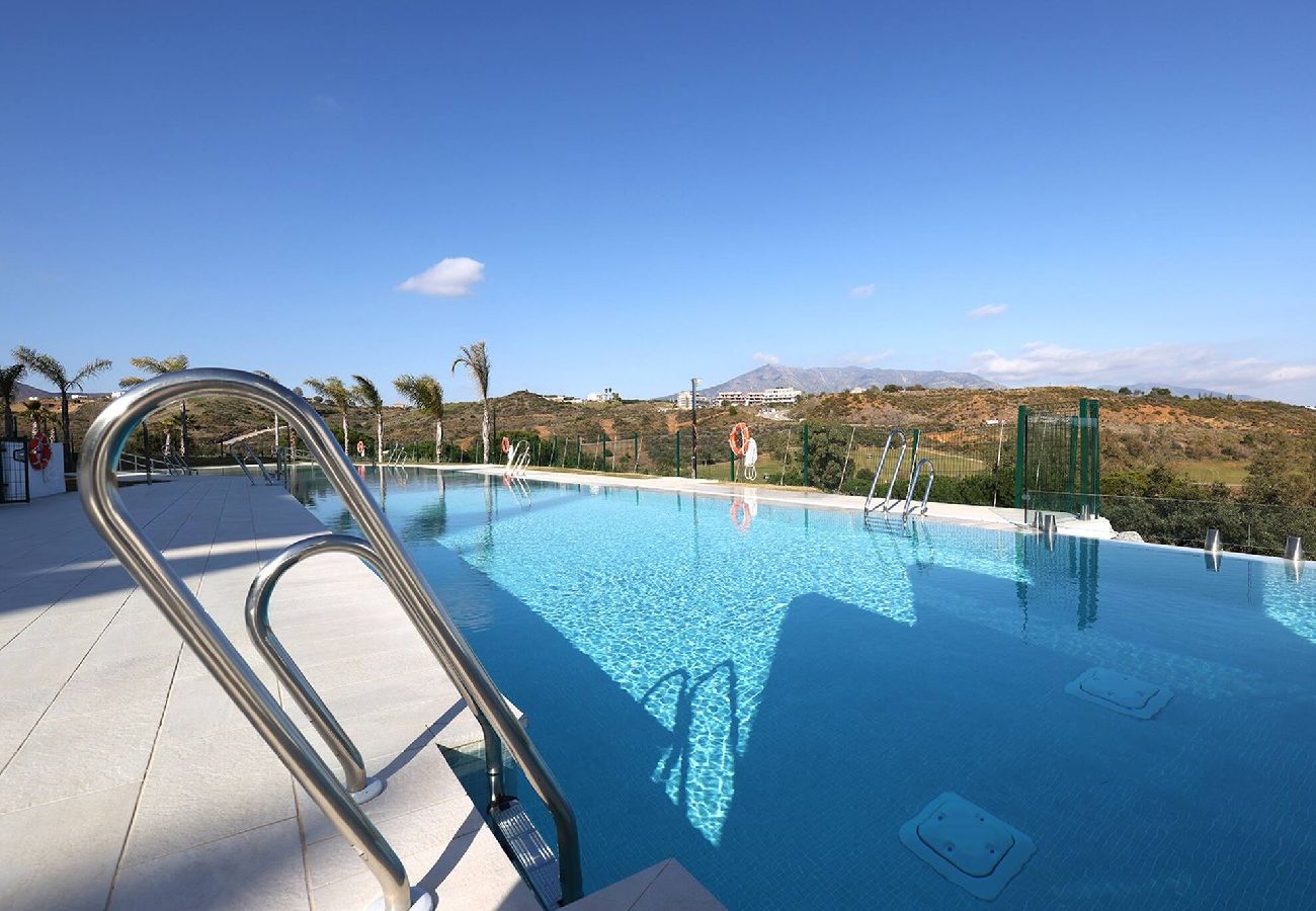 Apartment in Málaga - Modern Apartment in Trendy La Cala Golf Resort 