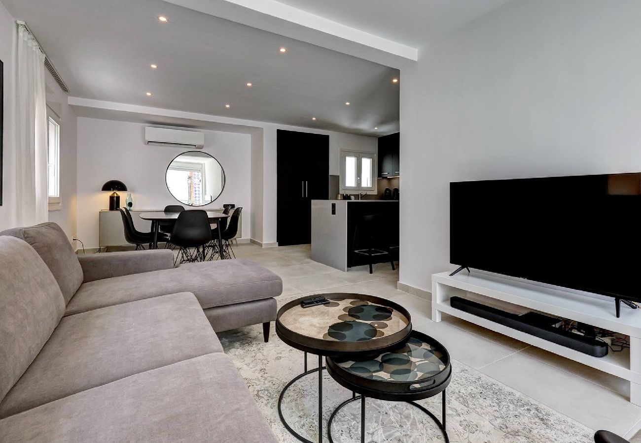 Apartment in Fuengirola - Stylish & Modern Fuengirola Apt, Near Beach 