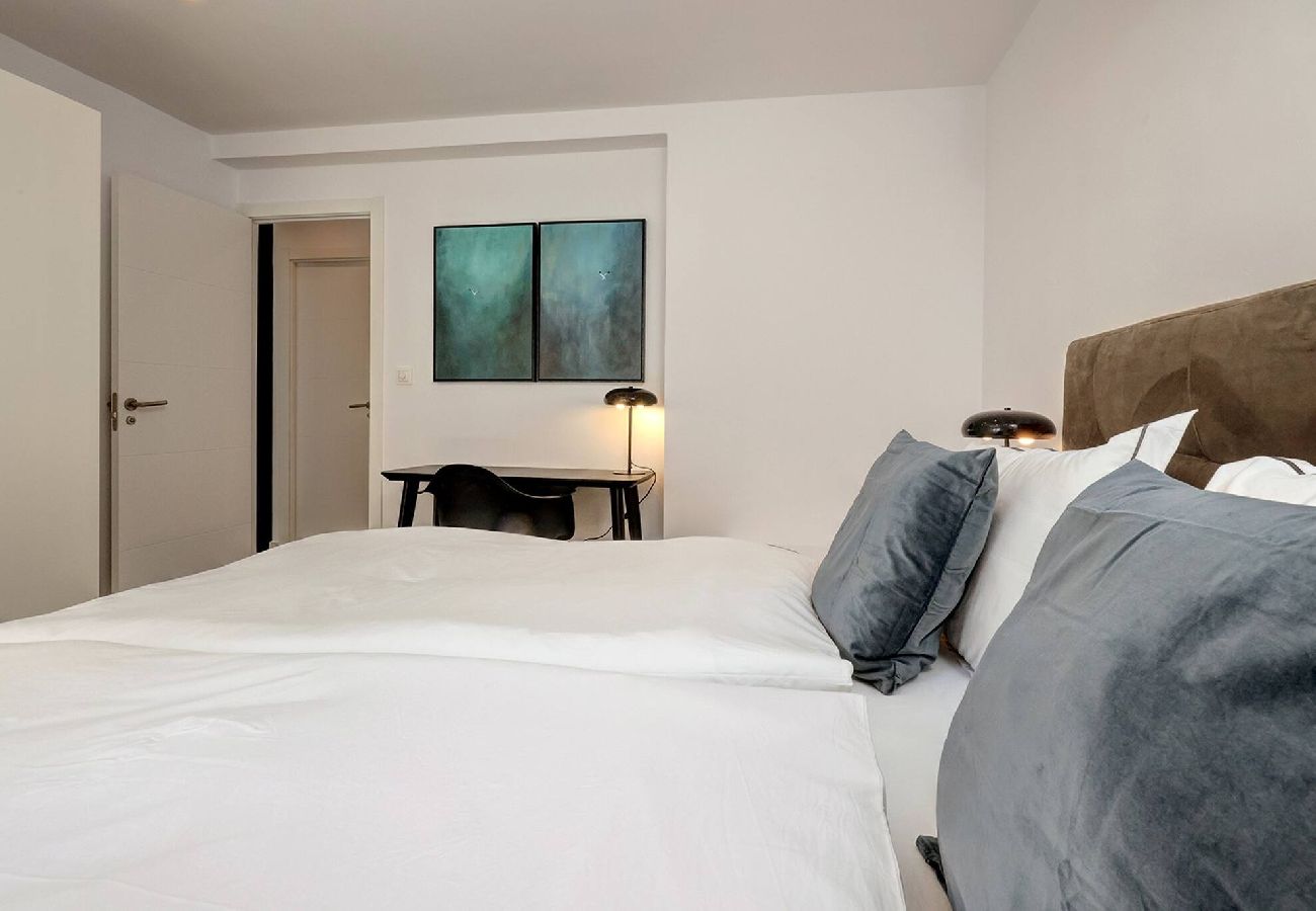 Apartment in Fuengirola - Stylish & Modern Fuengirola Apt, Near Beach 