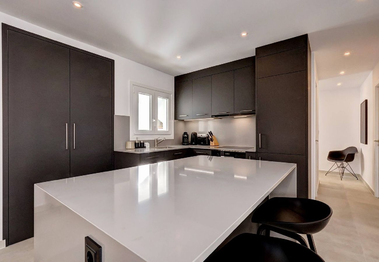 Apartment in Fuengirola - Stylish & Modern Fuengirola Apt, Near Beach 