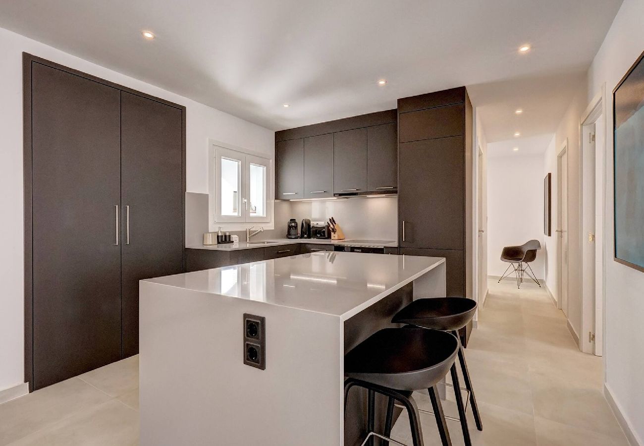 Apartment in Fuengirola - Stylish & Modern Fuengirola Apt, Near Beach 