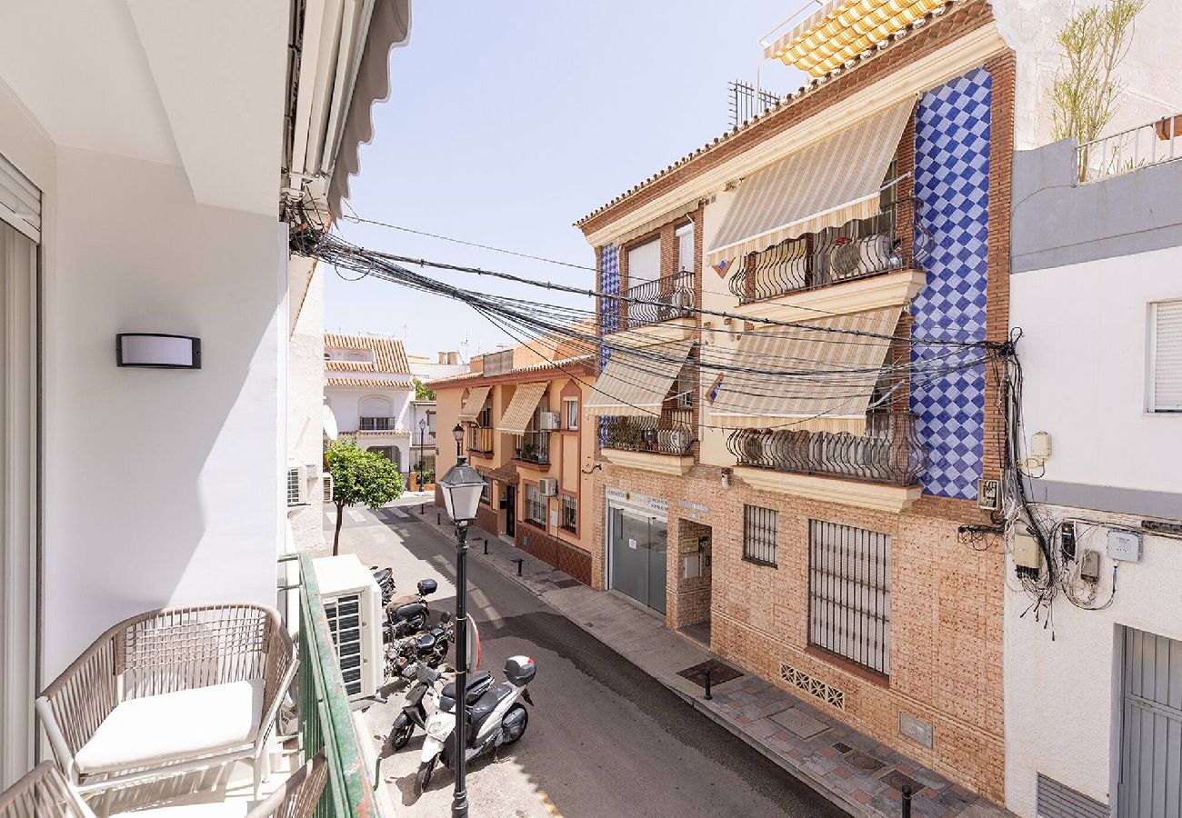 Apartment in Fuengirola - Stylish & Modern Fuengirola Apt, Near Beach 