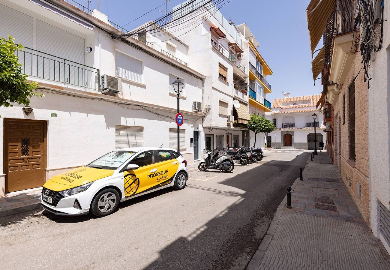Apartment in Fuengirola - Stylish & Modern Fuengirola Apt, Near Beach 