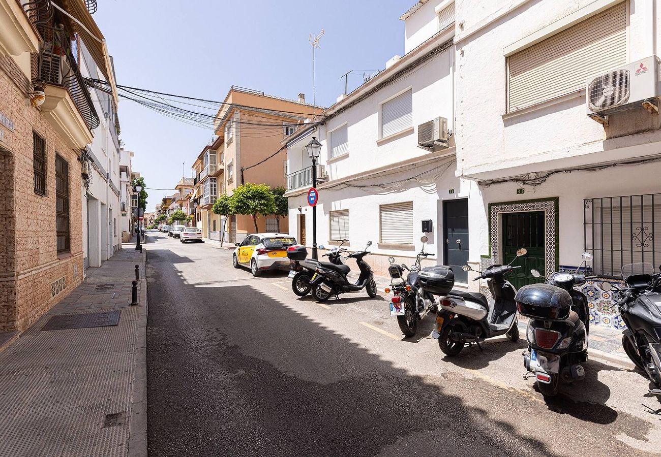 Apartment in Fuengirola - Stylish & Modern Fuengirola Apt, Near Beach 