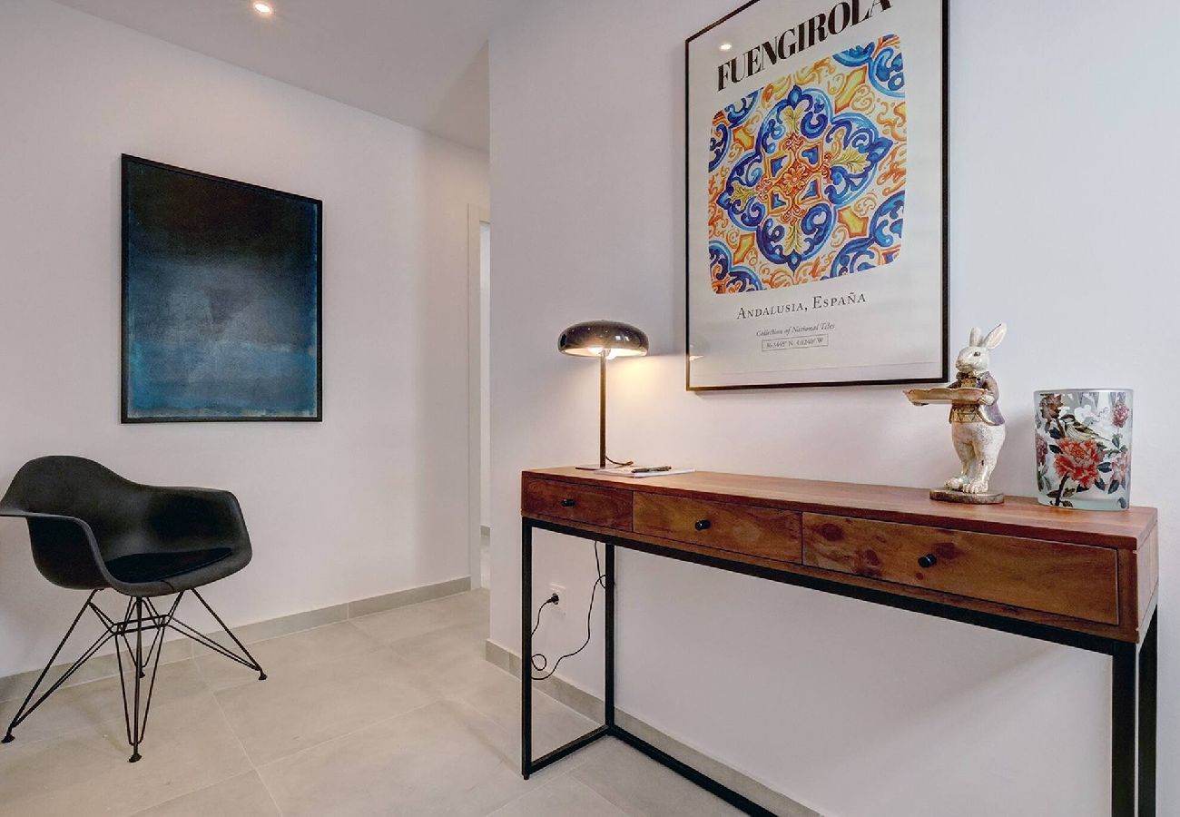 Apartment in Fuengirola - Stylish & Modern Fuengirola Apt, Near Beach 