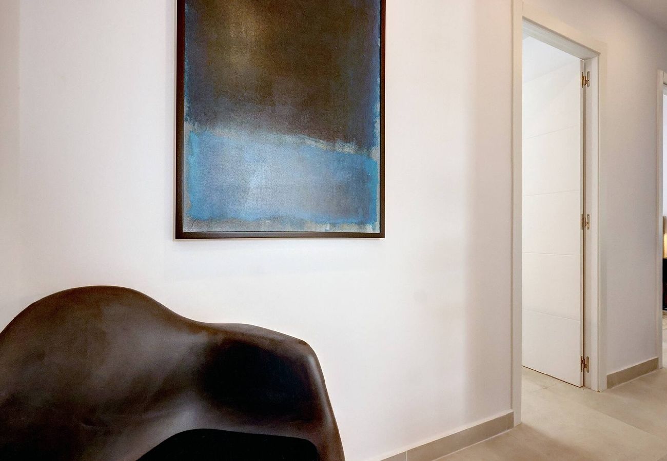 Apartment in Fuengirola - Stylish & Modern Fuengirola Apt, Near Beach 