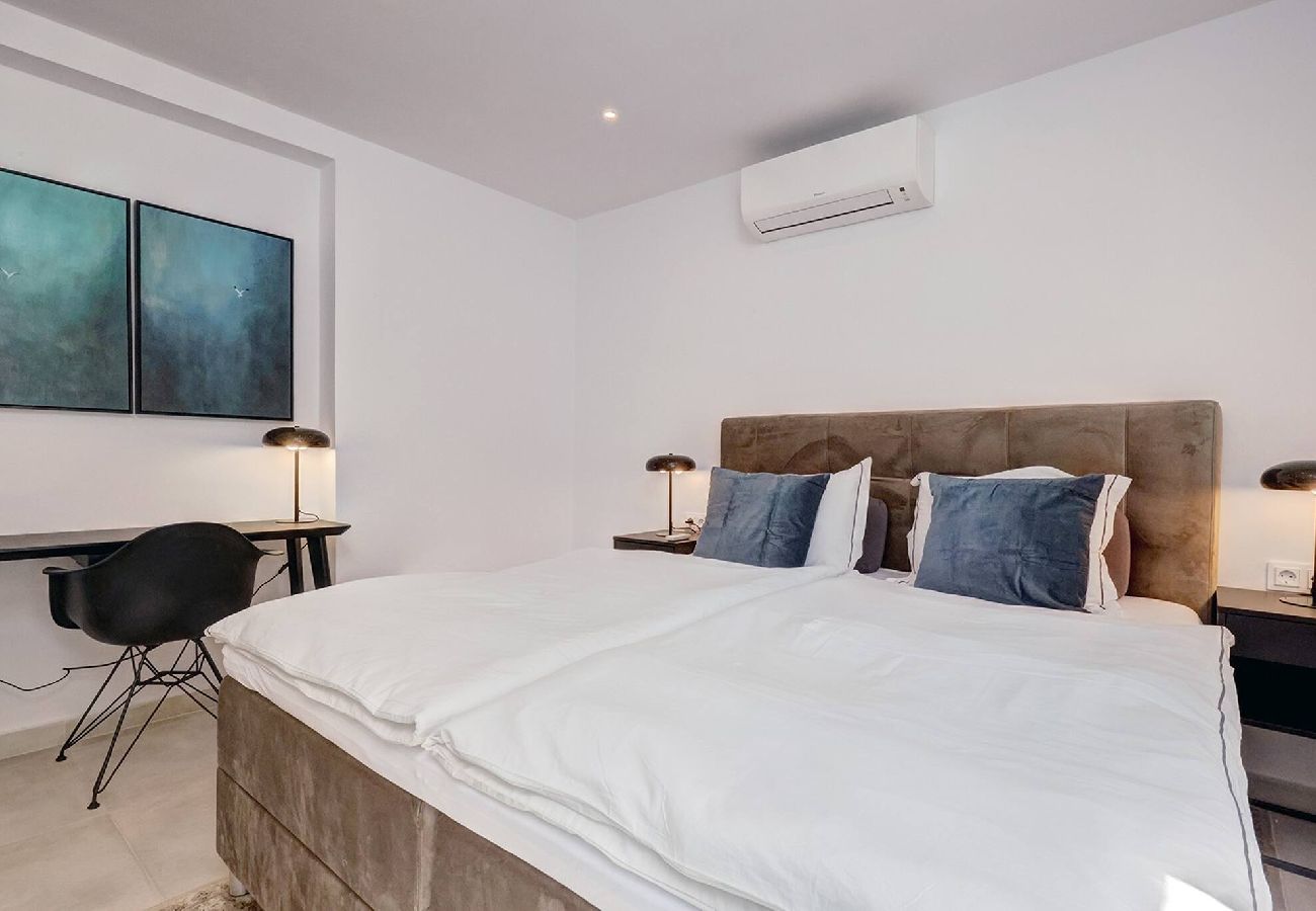 Apartment in Fuengirola - Stylish & Modern Fuengirola Apt, Near Beach 