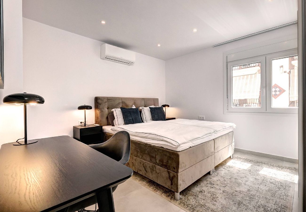 Apartment in Fuengirola - Stylish & Modern Fuengirola Apt, Near Beach 