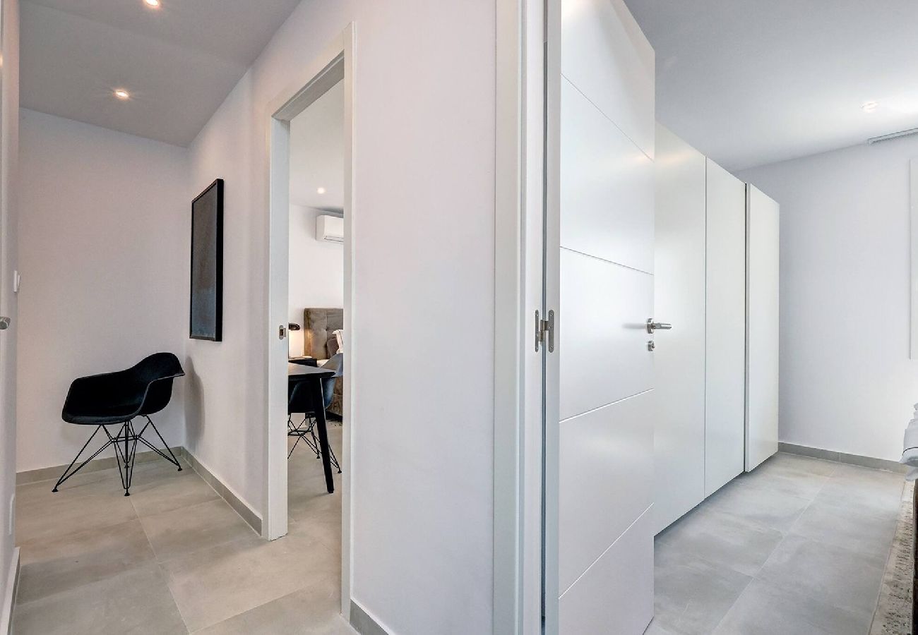 Apartment in Fuengirola - Stylish & Modern Fuengirola Apt, Near Beach 