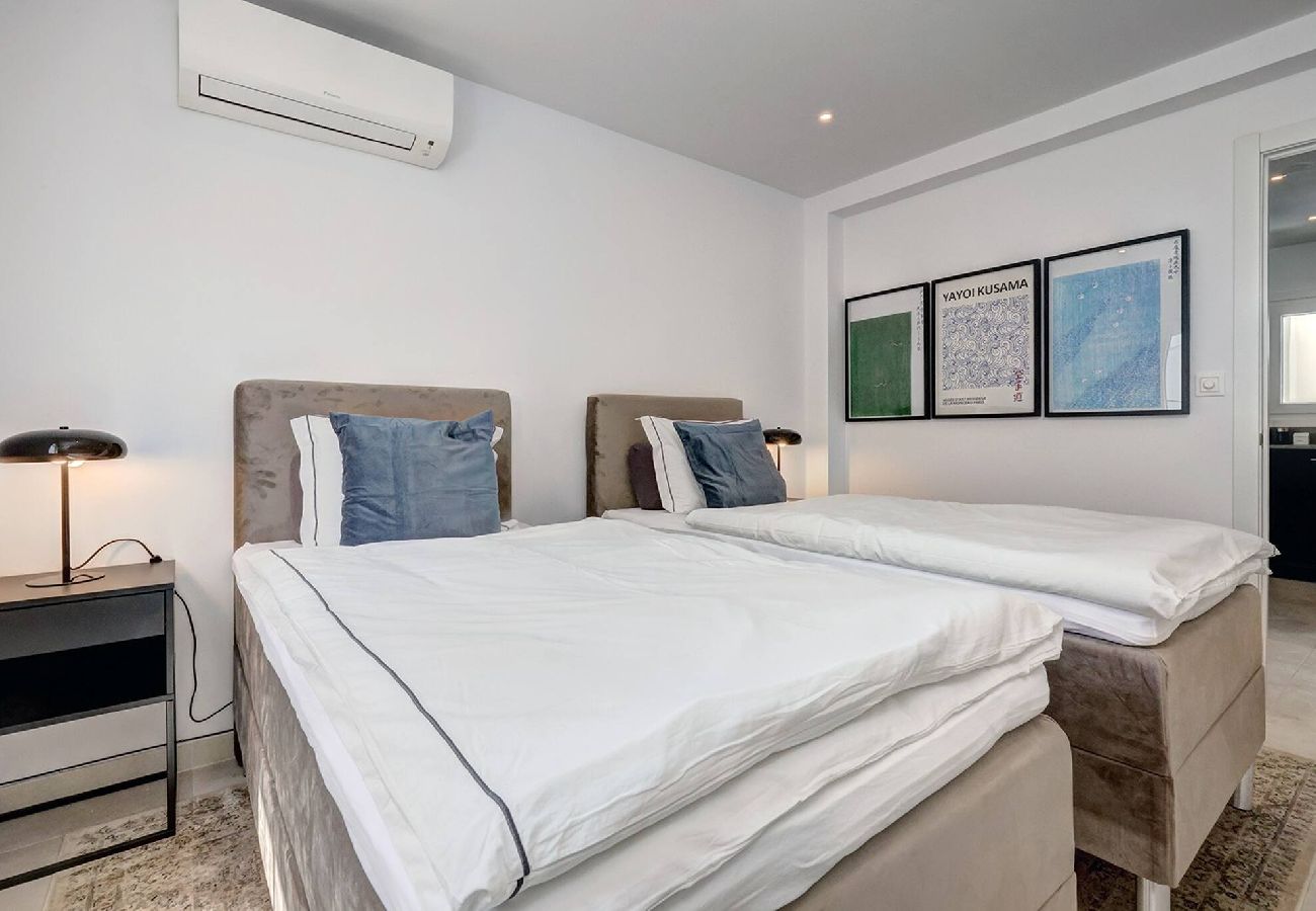 Apartment in Fuengirola - Stylish & Modern Fuengirola Apt, Near Beach 
