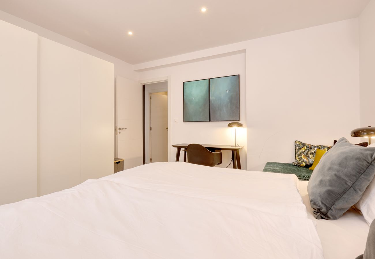 Apartment in Fuengirola - Stylish & Modern Fuengirola Apt, Near Beach 