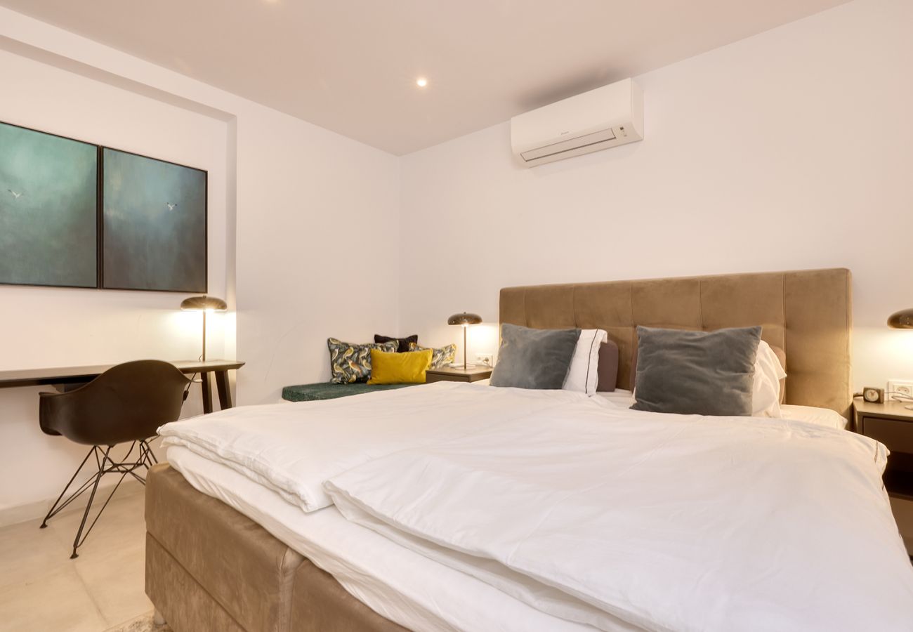 Apartment in Fuengirola - Stylish & Modern Fuengirola Apt, Near Beach 