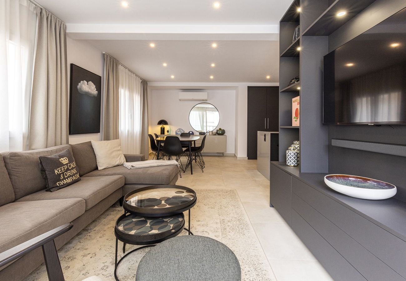 Apartment in Fuengirola - Stylish & Modern Fuengirola Apt, Near Beach 