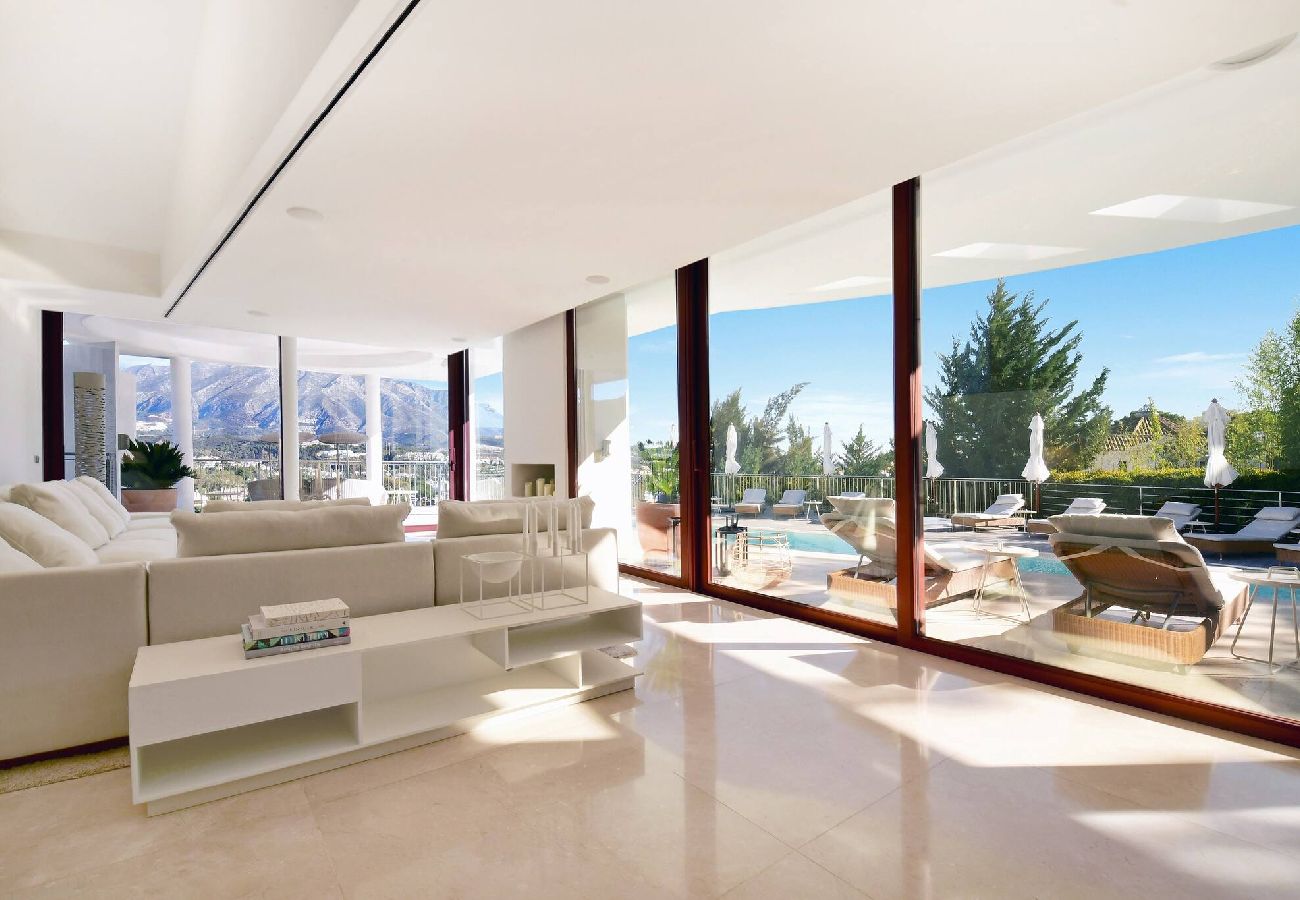 Villa in Marbella - Stunning Sea Views Marbella Villa, Private Pool and Jacuzzi 