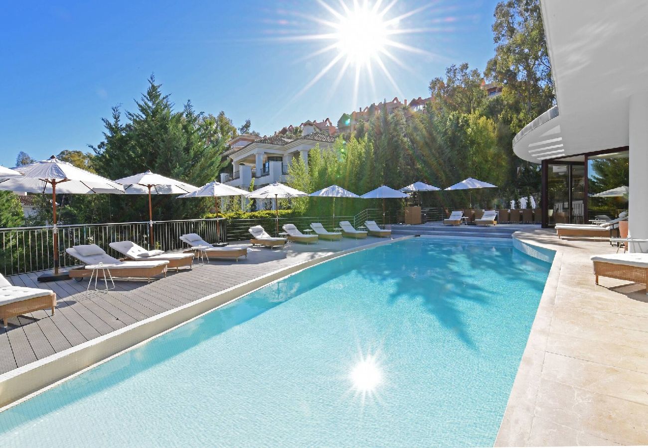Villa in Marbella - Stunning Sea Views Marbella Villa, Private Pool and Jacuzzi 