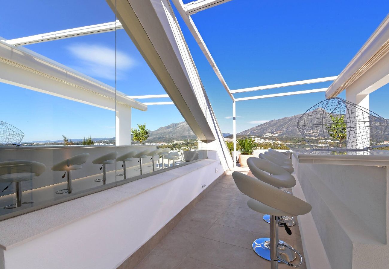 Villa in Marbella - Stunning Sea Views Marbella Villa, Private Pool and Jacuzzi 