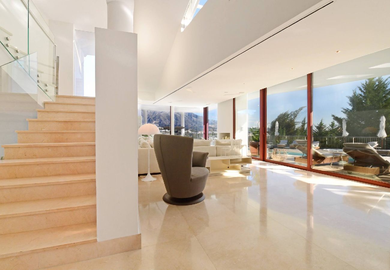 Villa in Marbella - Stunning Sea Views Marbella Villa, Private Pool and Jacuzzi 
