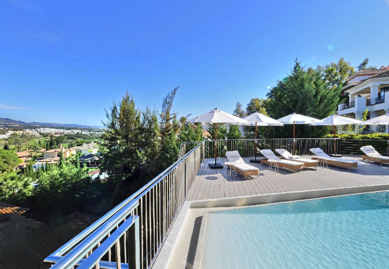Villa in Marbella - Stunning Sea Views Marbella Villa, Private Pool and Jacuzzi 