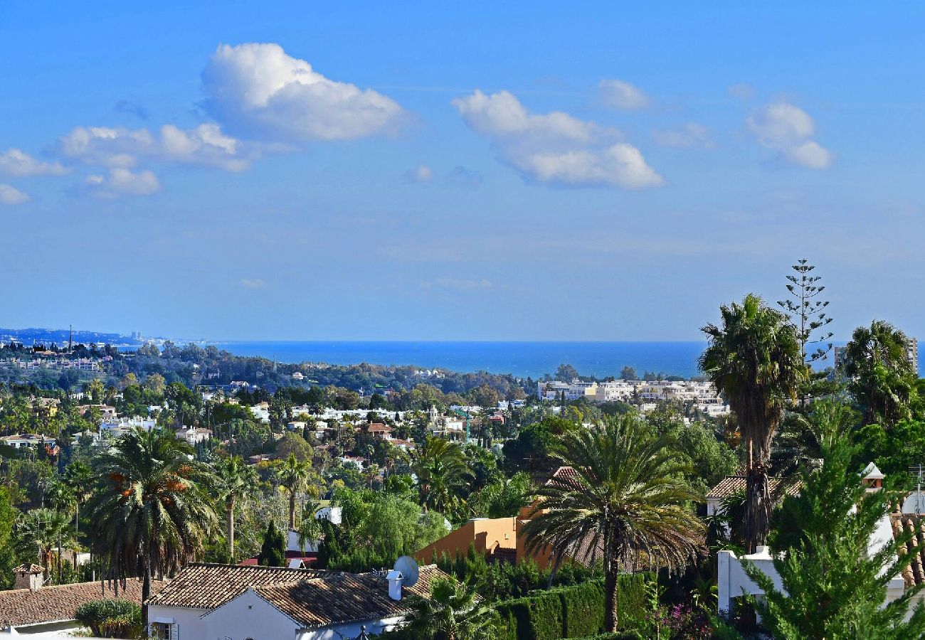 Villa in Marbella - Stunning Sea Views Marbella Villa, Private Pool and Jacuzzi 
