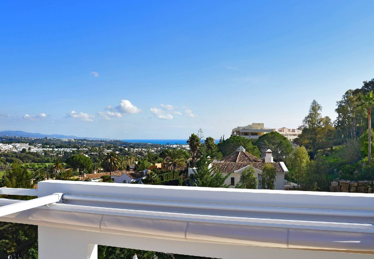 Villa in Marbella - Stunning Sea Views Marbella Villa, Private Pool and Jacuzzi 