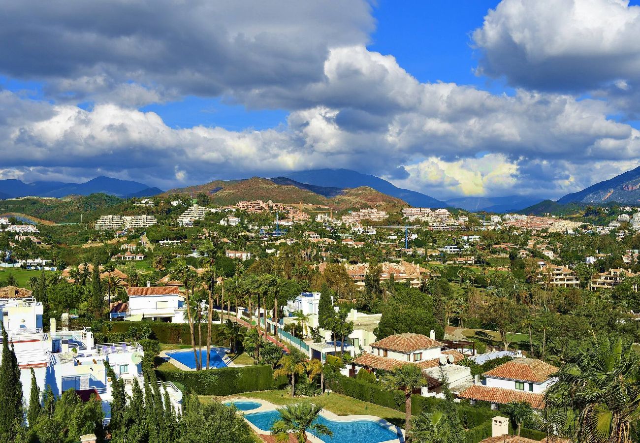 Villa in Marbella - Stunning Sea Views Marbella Villa, Private Pool and Jacuzzi 