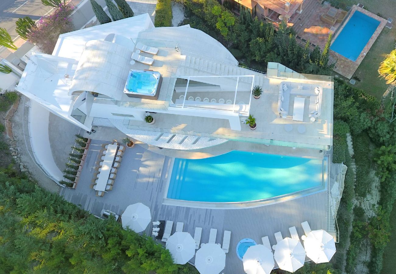 Villa in Marbella - Stunning Sea Views Marbella Villa, Private Pool and Jacuzzi 