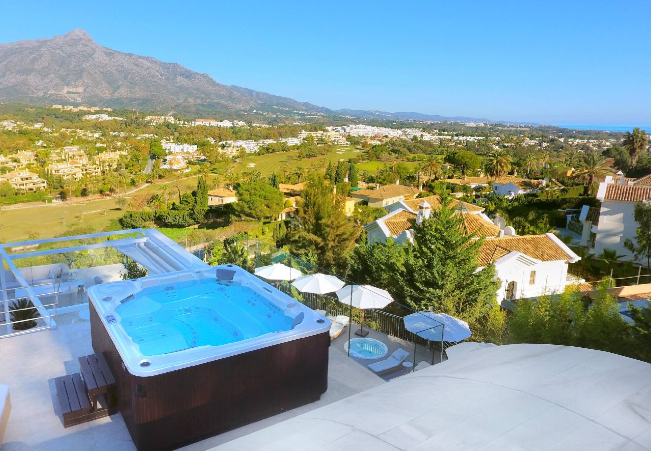 Villa in Marbella - Stunning Sea Views Marbella Villa, Private Pool and Jacuzzi 