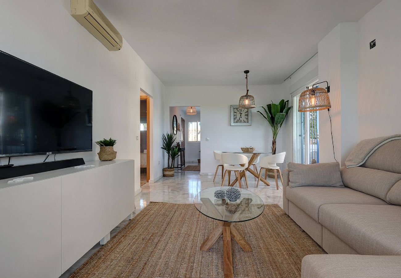 Apartment in Mijas Costa - Welcoming 2 Bed Apartment Views of Miraflores Golf 