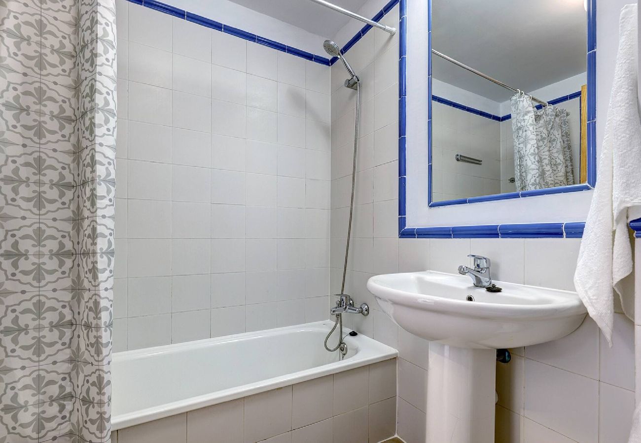Apartment in Mijas Costa - Welcoming 2 Bed Apartment Views of Miraflores Golf 